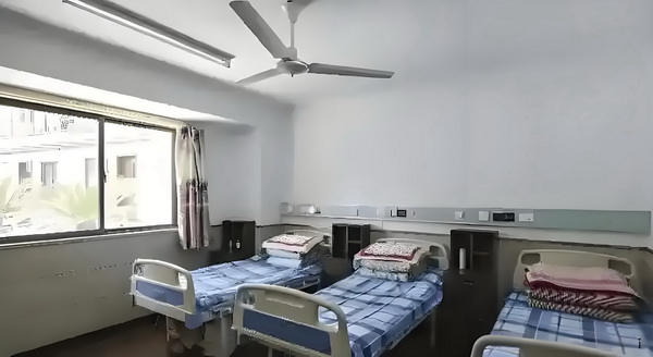 深圳户口政策变化_专访导演饶晓志：对《万里归途》满意和骄傲 骄傲、电站长关注商、创业